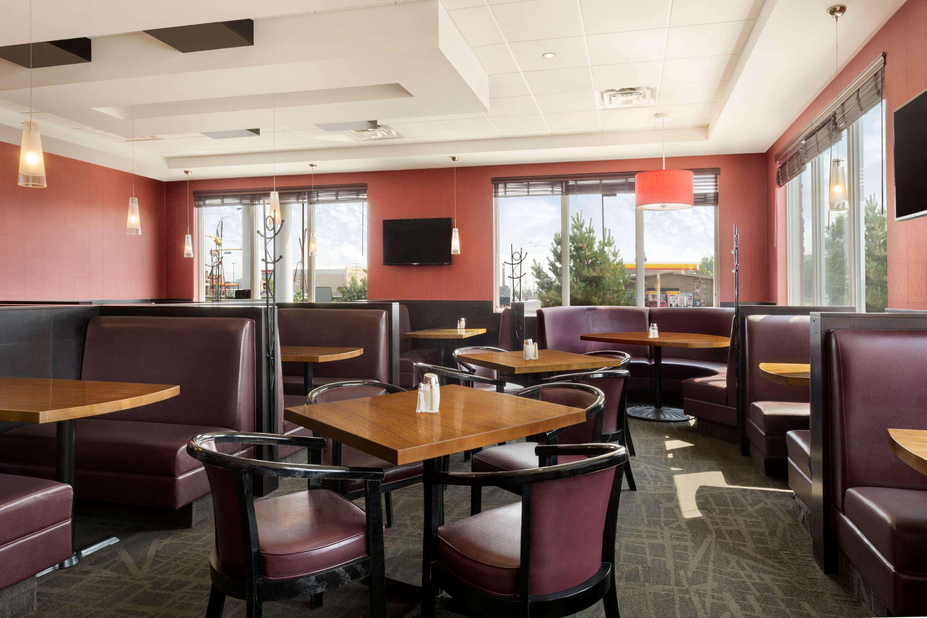 Travelodge Hotel By Wyndham Weyburn Buitenkant foto